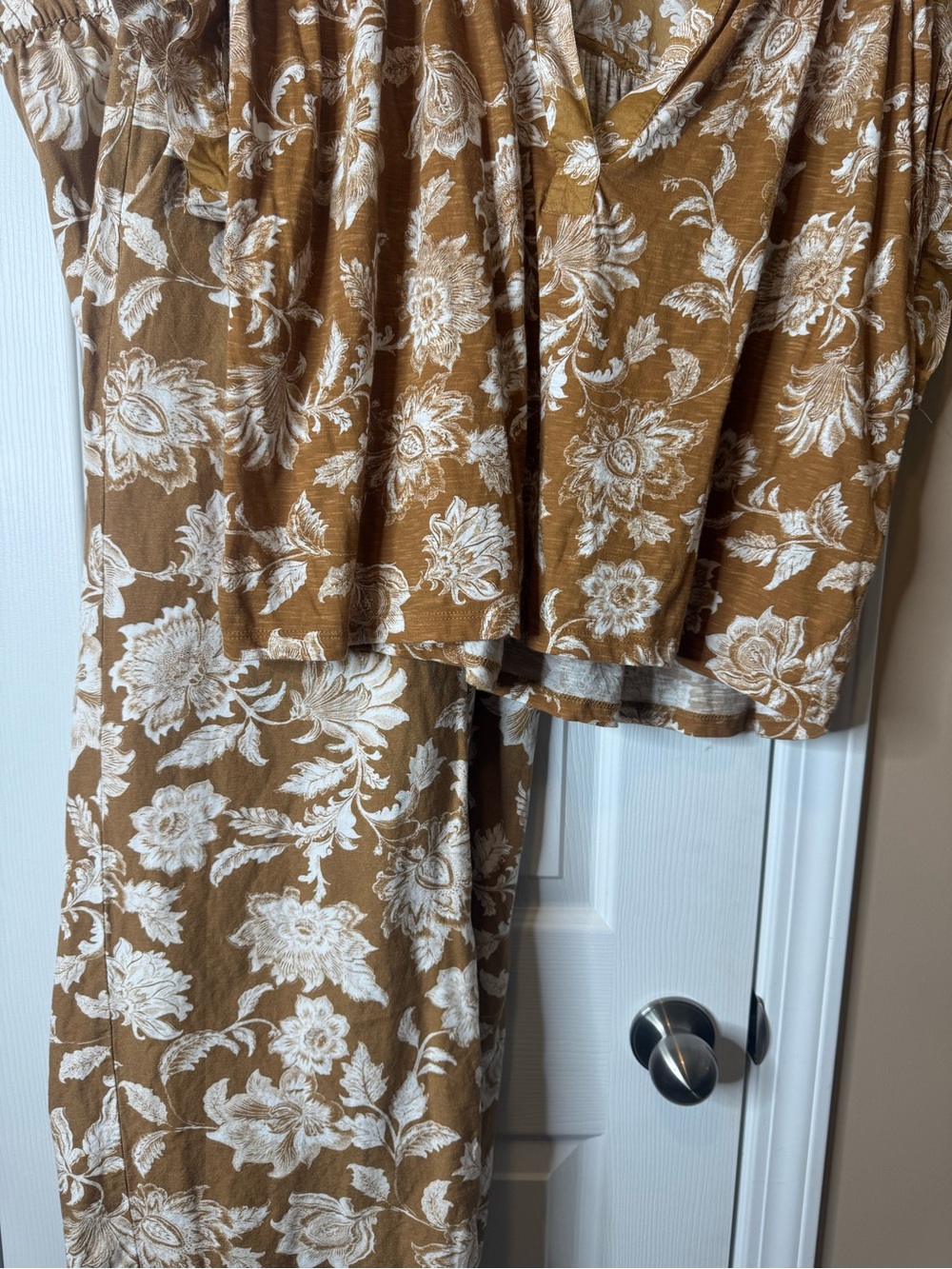 Women’s Floral Print Brown top with pants set